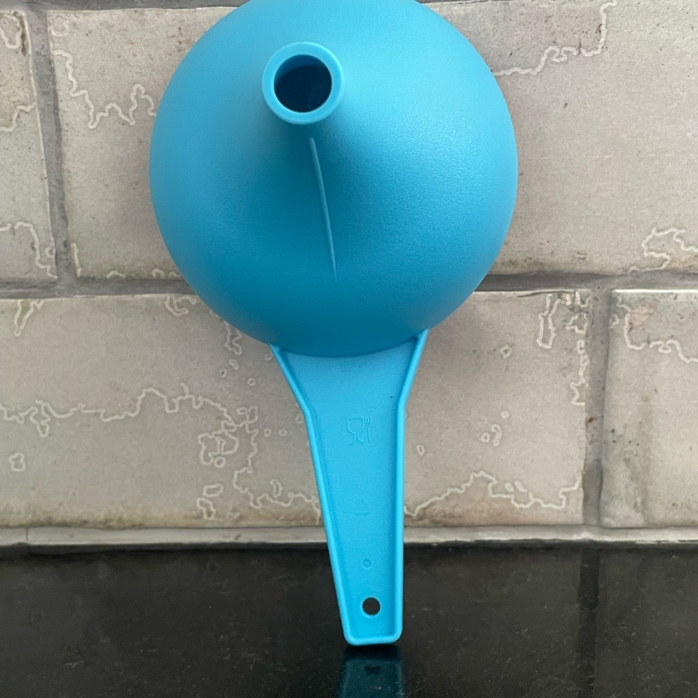 Tupperware Blue Funnel - Picture 7 of 9